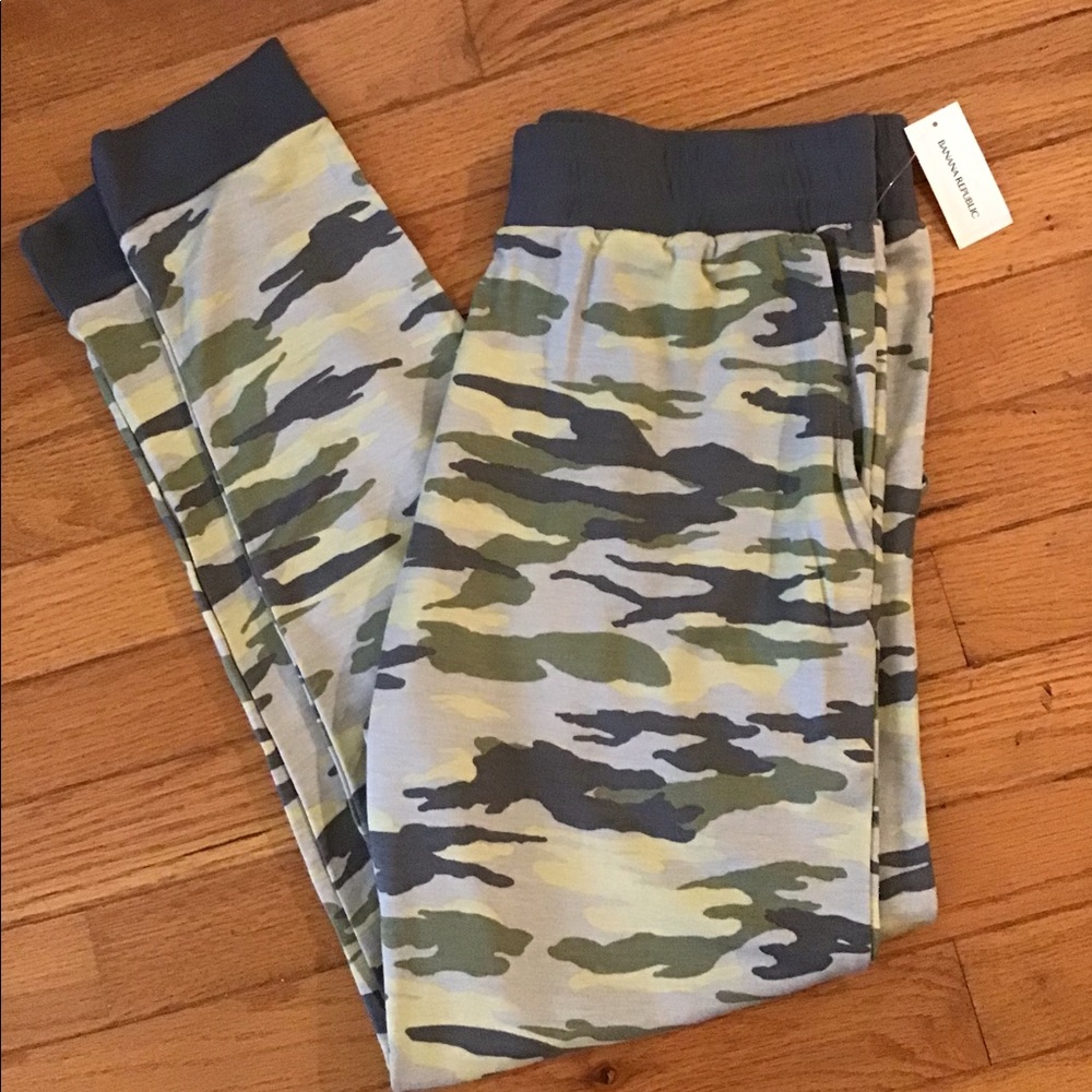 NWT BANANA REPUBLIC TERRY JOGGER CAMO GREEN GRAY LOUNGEWEAR W POCKETS - Picture 1 of 13